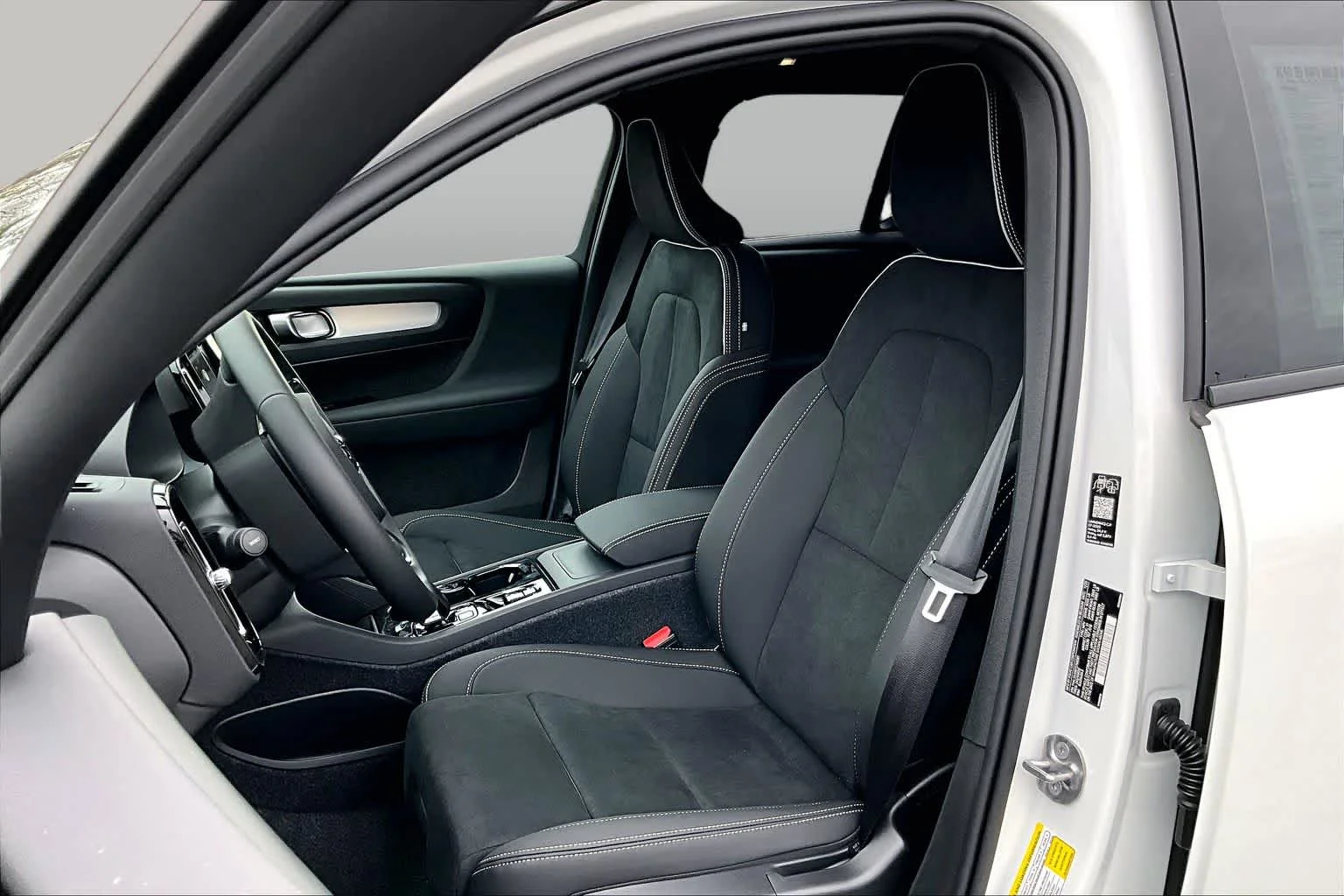 New 2026 Crystal White Volvo Ultra image 13