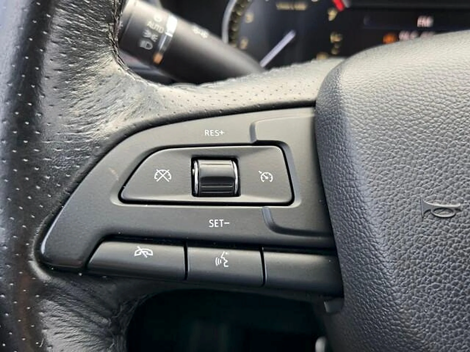 Used 2019 Radiant Silver Metallic Cadillac Sport image 23