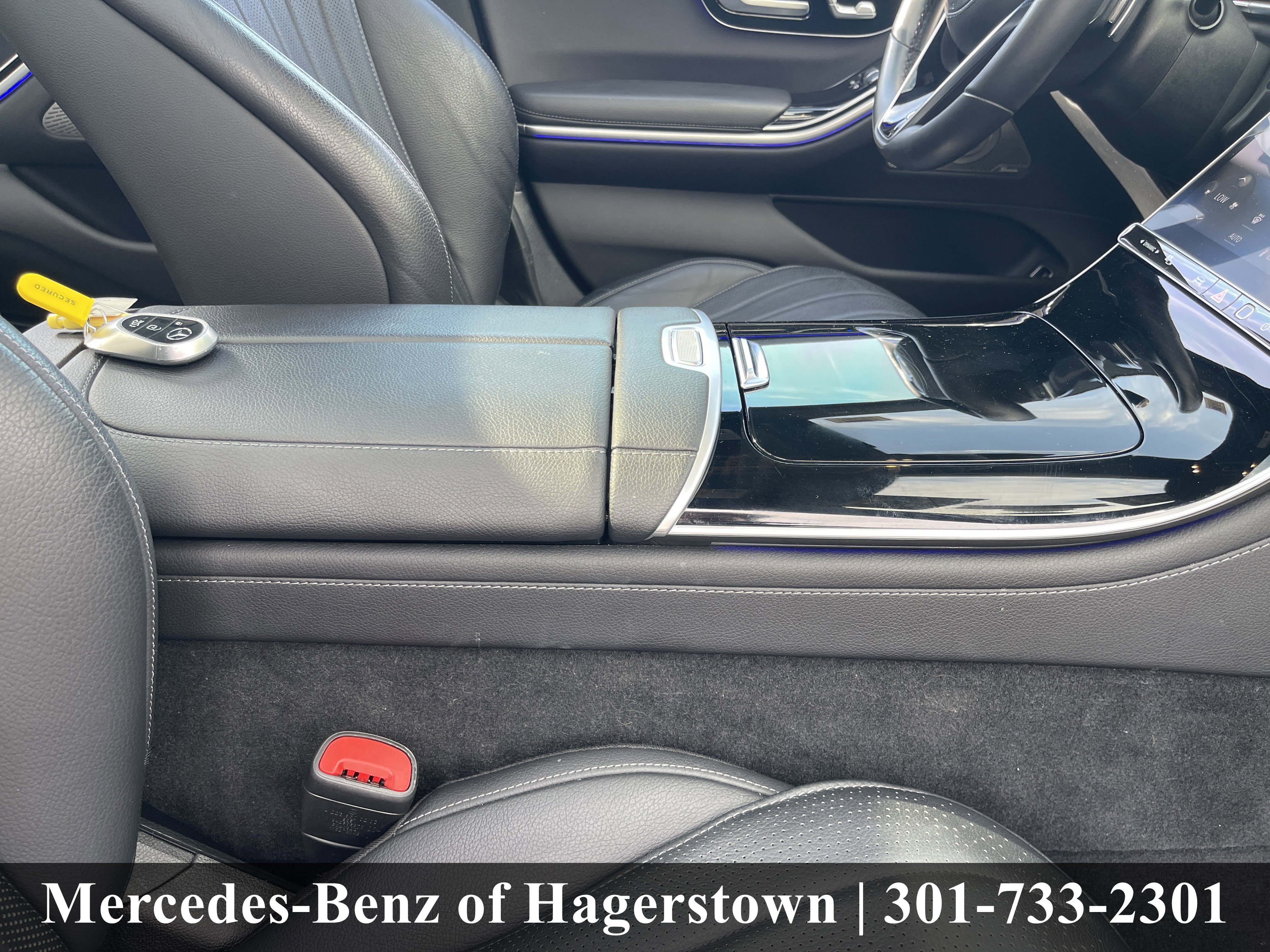 Certified Used 2022 Obsidian Black Mercedes-Benz S 500 4MATIC® Sedan image 25