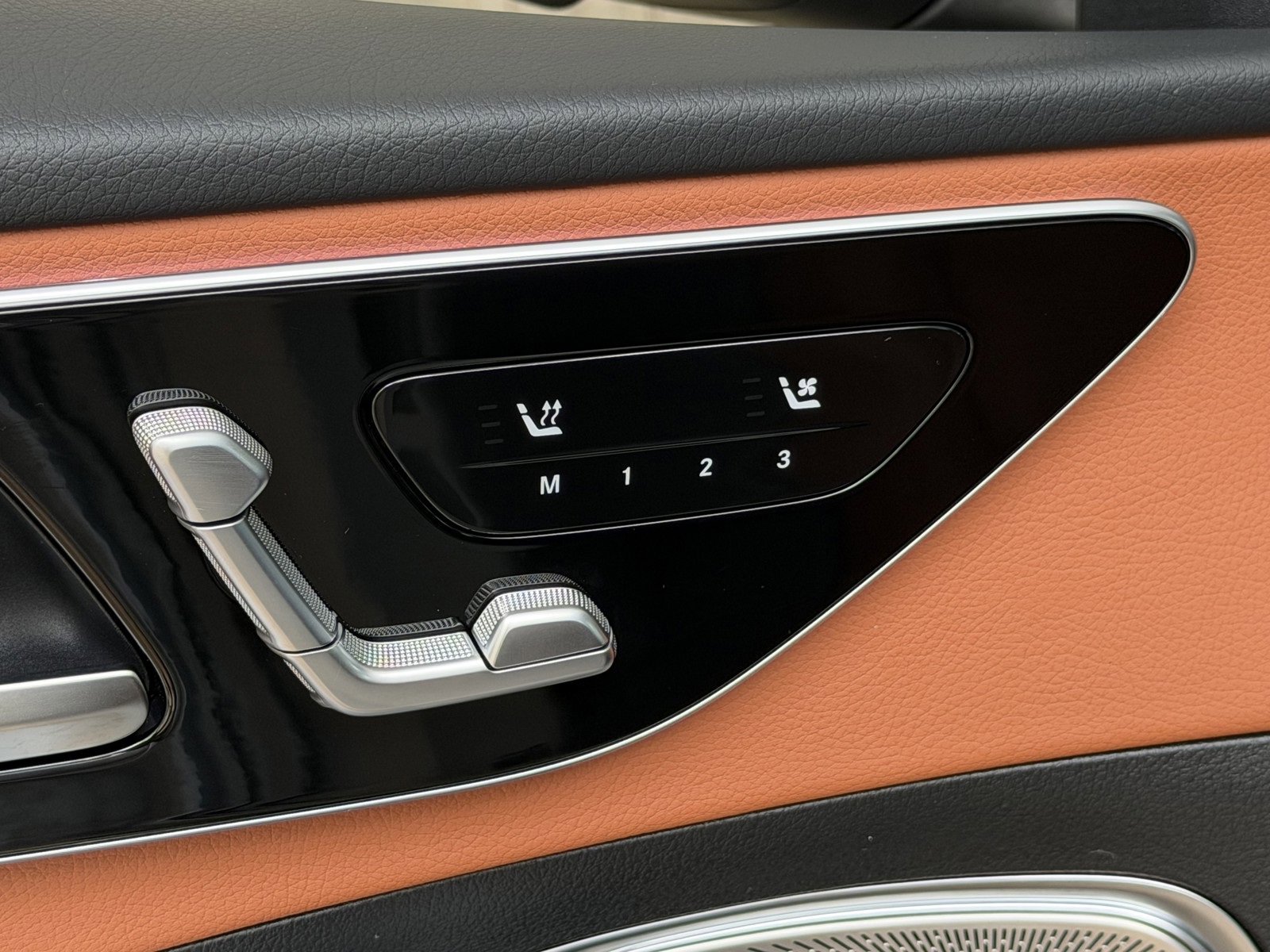 New 2026 Cirrus Silver Metallic Mercedes-Benz C 300 image 32