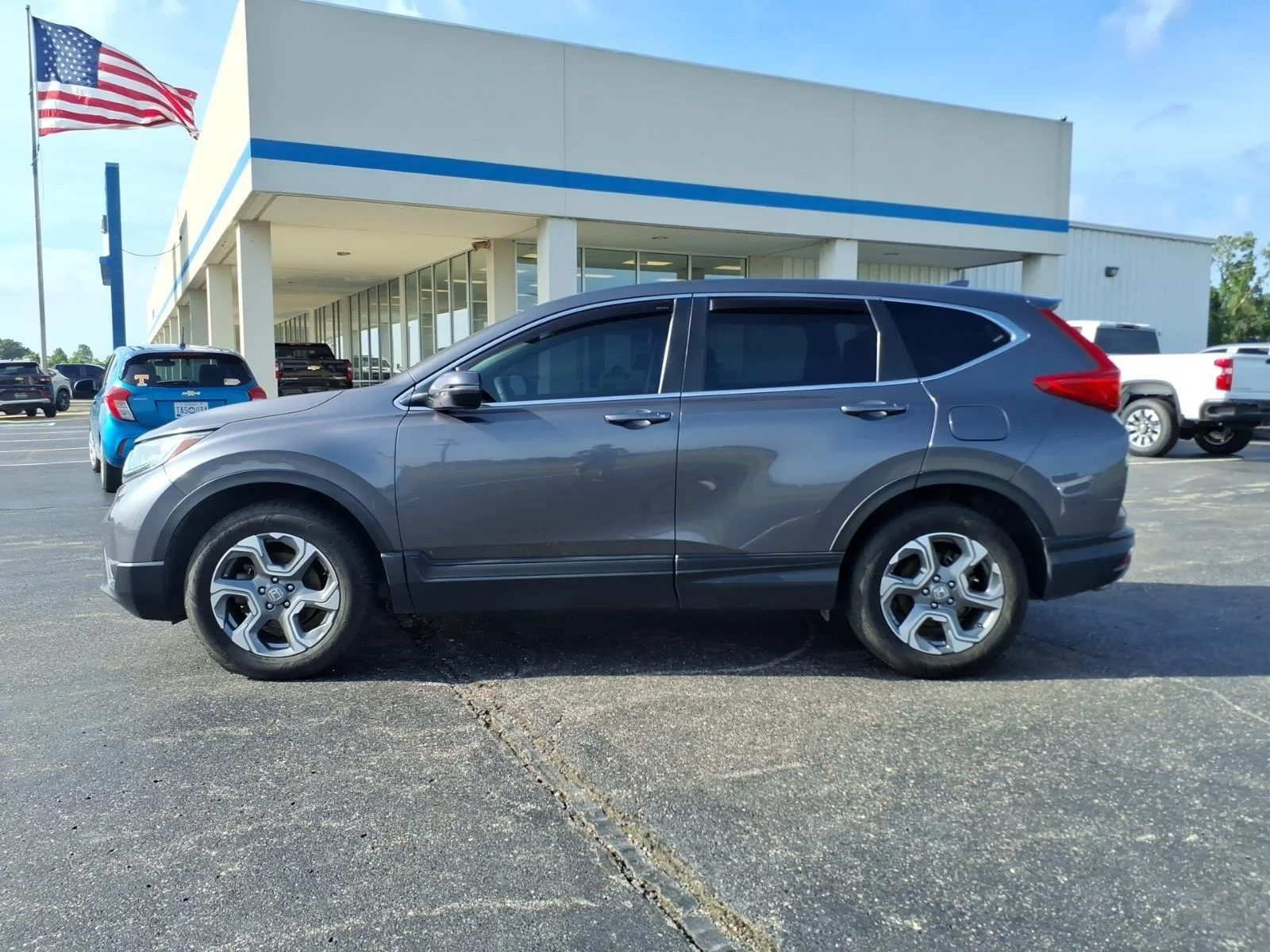 Used 2019 Honda CR-V EX with VIN 2HKRW2H53KH675820 for sale in Marion, AR