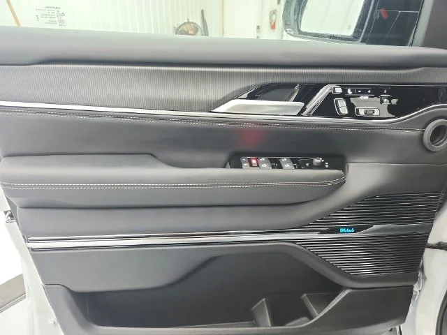 2026 Jeep Grand Wagoneer Summit Obsidian - Photo 35
