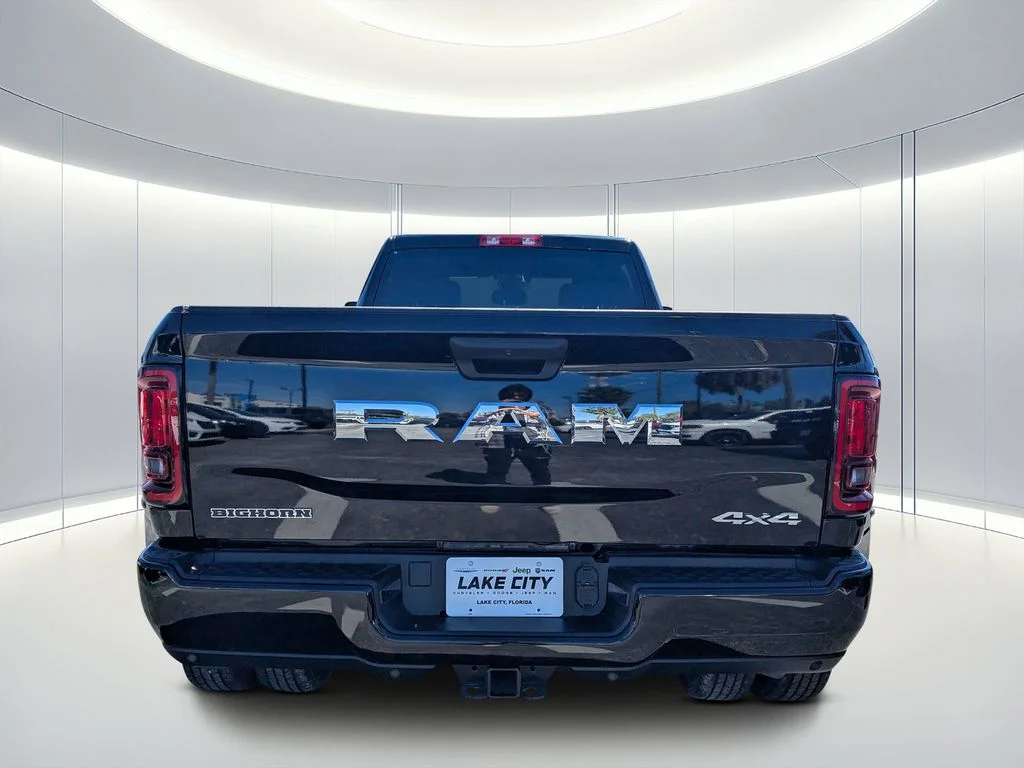New 2026 Diamond Black Crystal Pearl-Coat Exterior Paint RAM Big Horn image 4