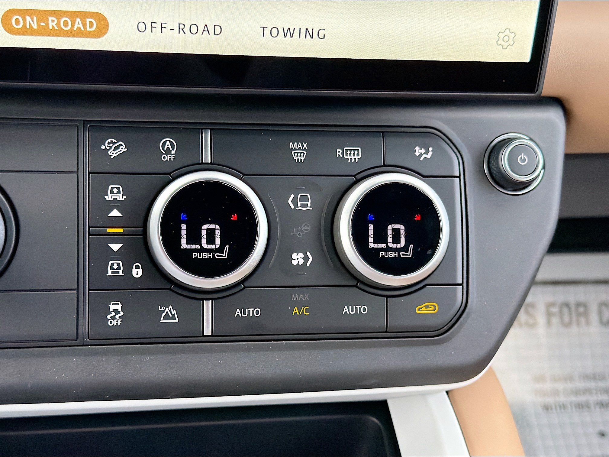 New 2026 Fuji White Land Rover X-Dynamic SE image 34