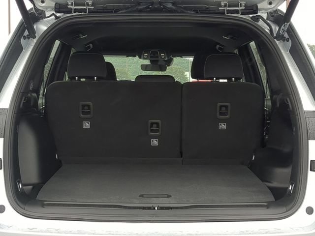 New 2025 Silver Zynith Exterior Paint Jeep Laredo image 20