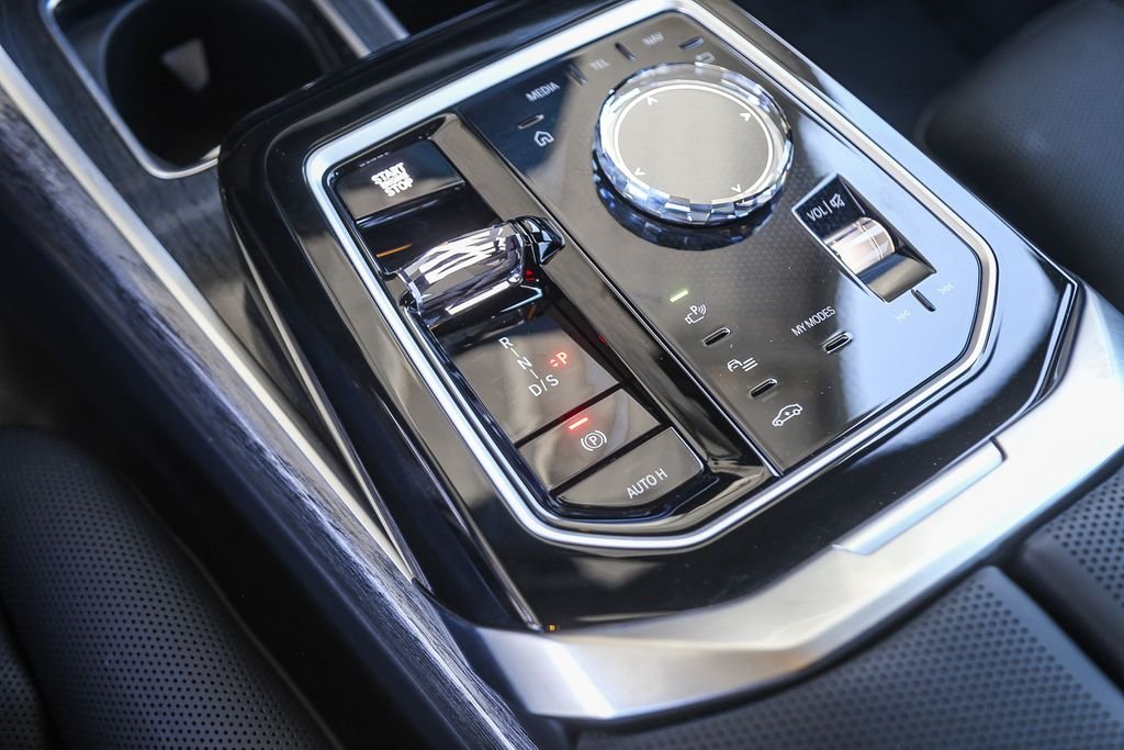 Used 2026 Black Sapphire Metallic BMW 750e xDrive image 16