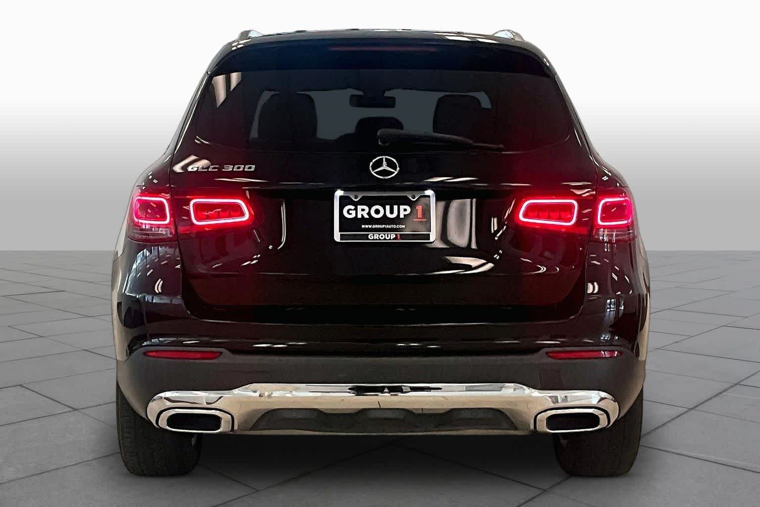Used 2020 Black Mercedes-Benz GLC 300 image 4