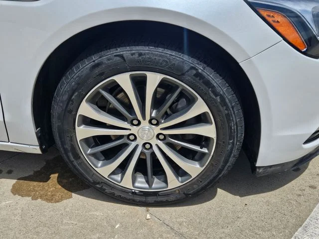 Used 2017 White Frost Tri-Coat Buick Essence image 3