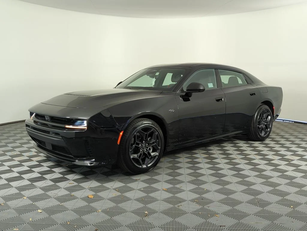 New 2026 Diamond Black Crystal Pearlcoat Dodge R/T image 9