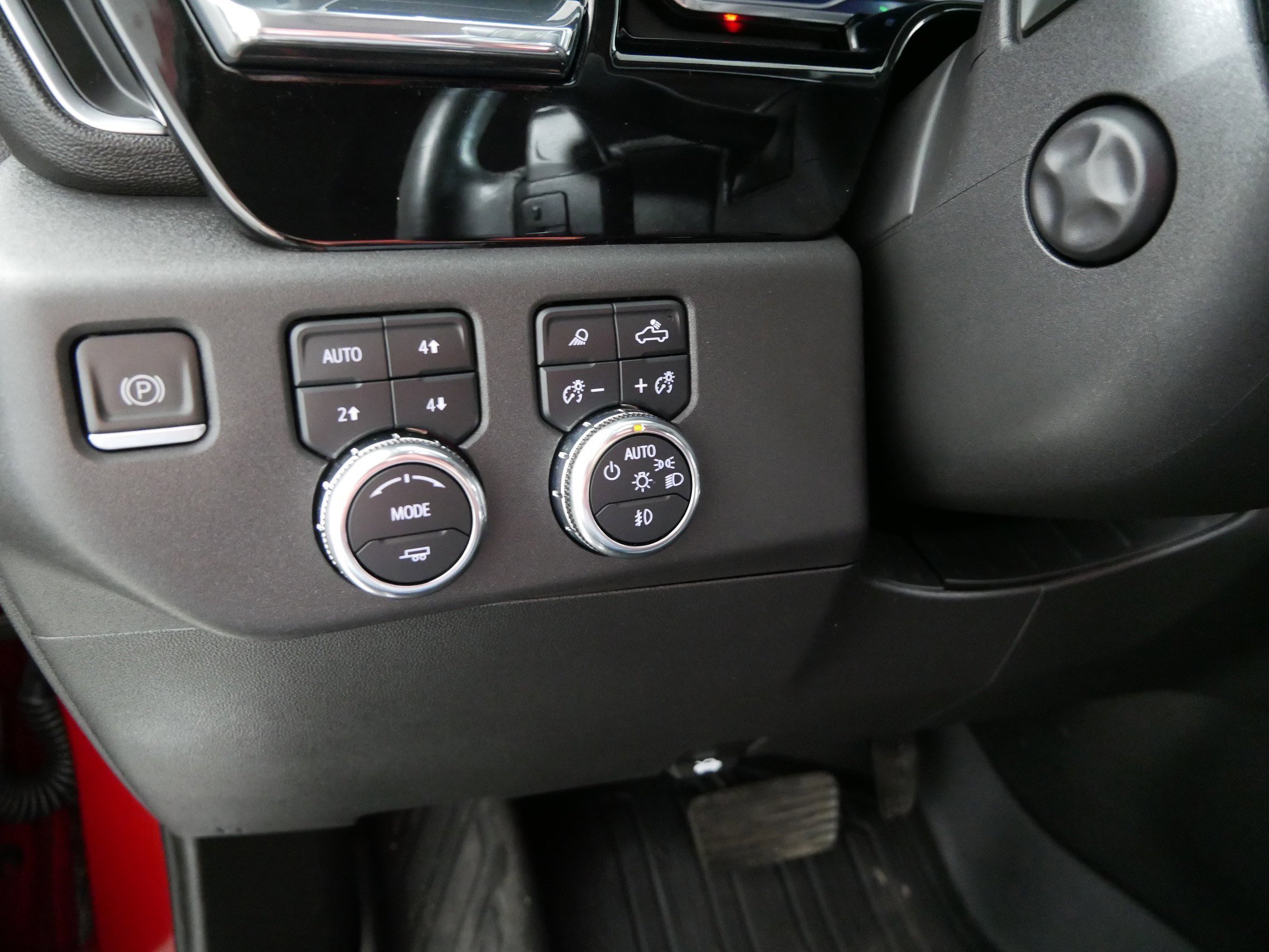 Used 2023 Volcanic Red Tintcoat GMC SLT image 26