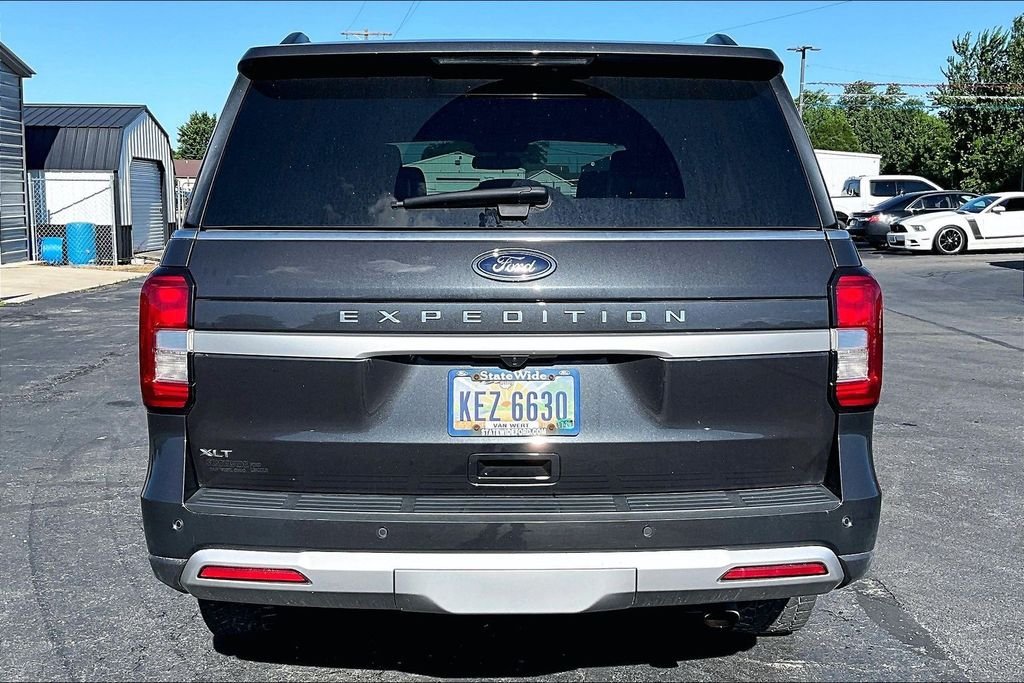 Used 2023 Dark Matter Metallic Ford XLT image 8