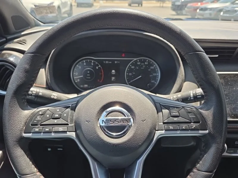 Used 2018 Blue Nissan SR image 11