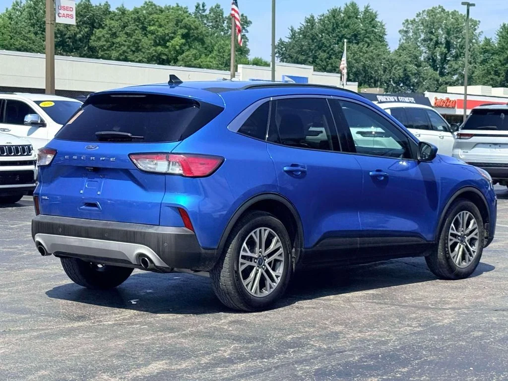 Used 2021 Blue Ford SEL image 7