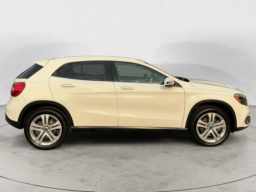 Used 2018 White Mercedes-Benz GLA 250 image 4