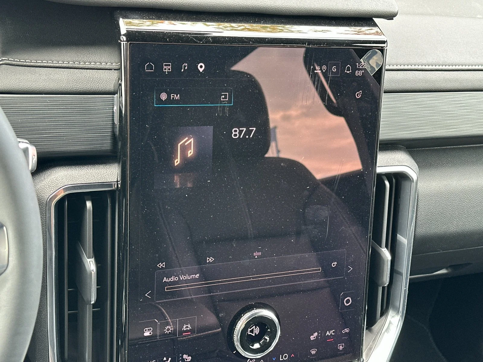 New 2027 Glacier White Tricoat GMC Elevation image 18