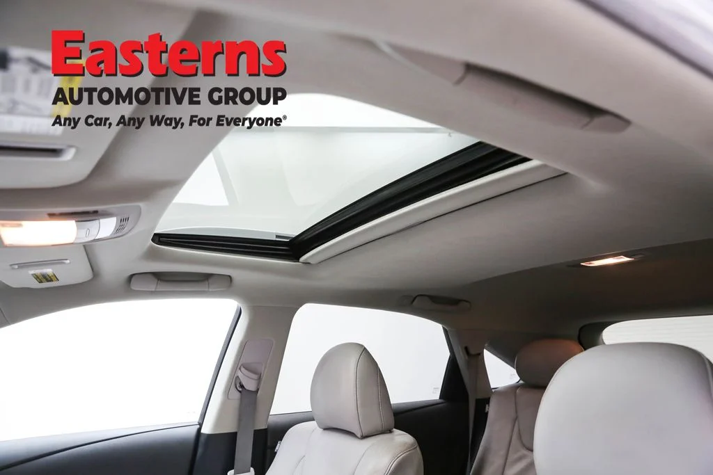 Used 2015 Silver Lexus 350 image 38