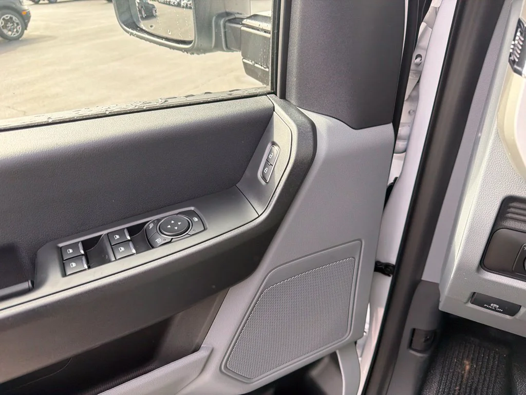 New 2026 Oxford White Ford F-550® XL image 17