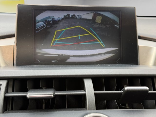 Used 2015 White Lexus  image 17