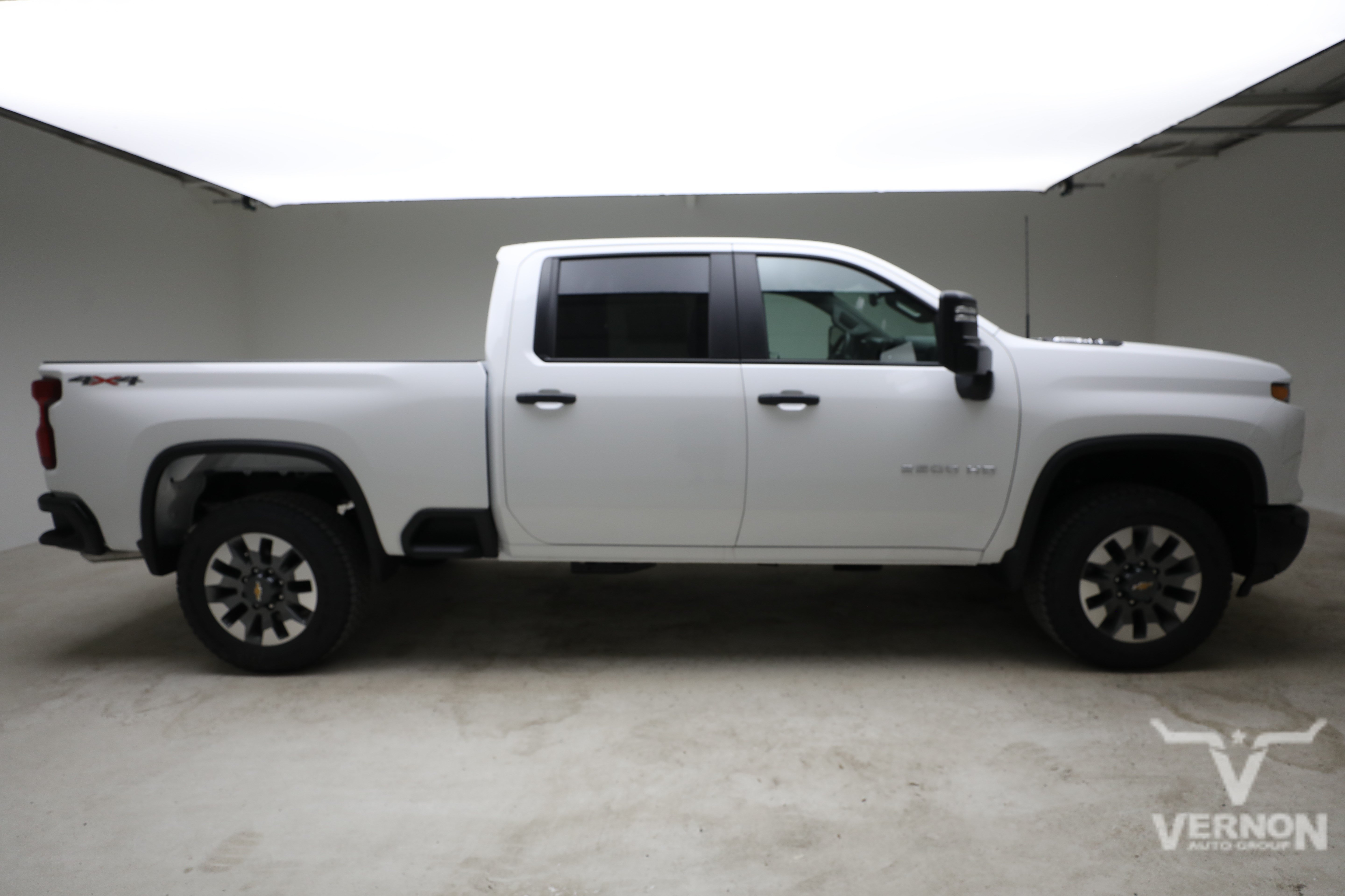 New 2026 Summit White Chevrolet N image 6