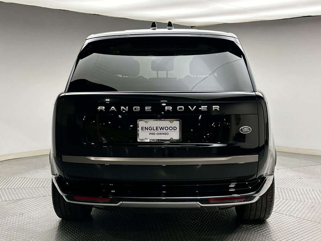 Used 2023 Santorini Black Metallic Land Rover SE image 12