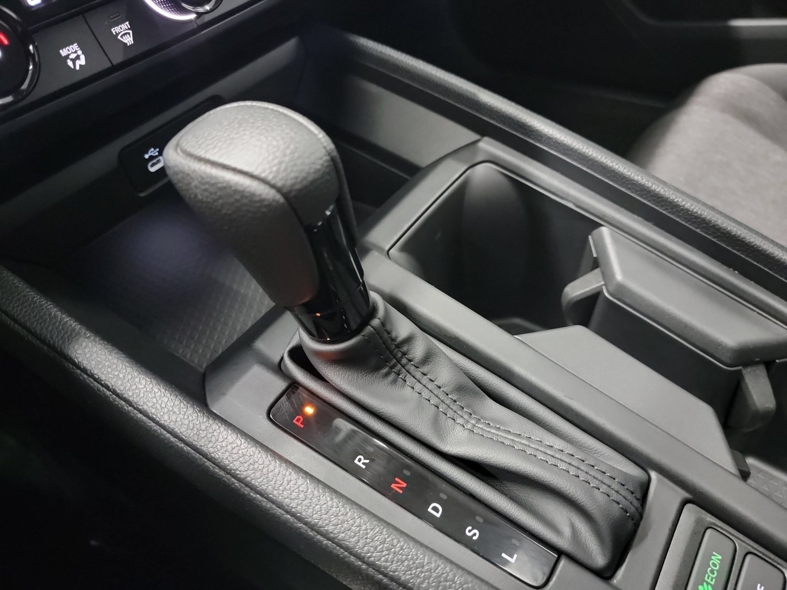 Certified Used 2025 Urban Gray Pearl Honda SE image 27