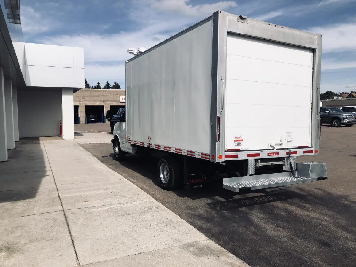 Used 2020 White GMC 4500 Refrigeration Van 159" image 5