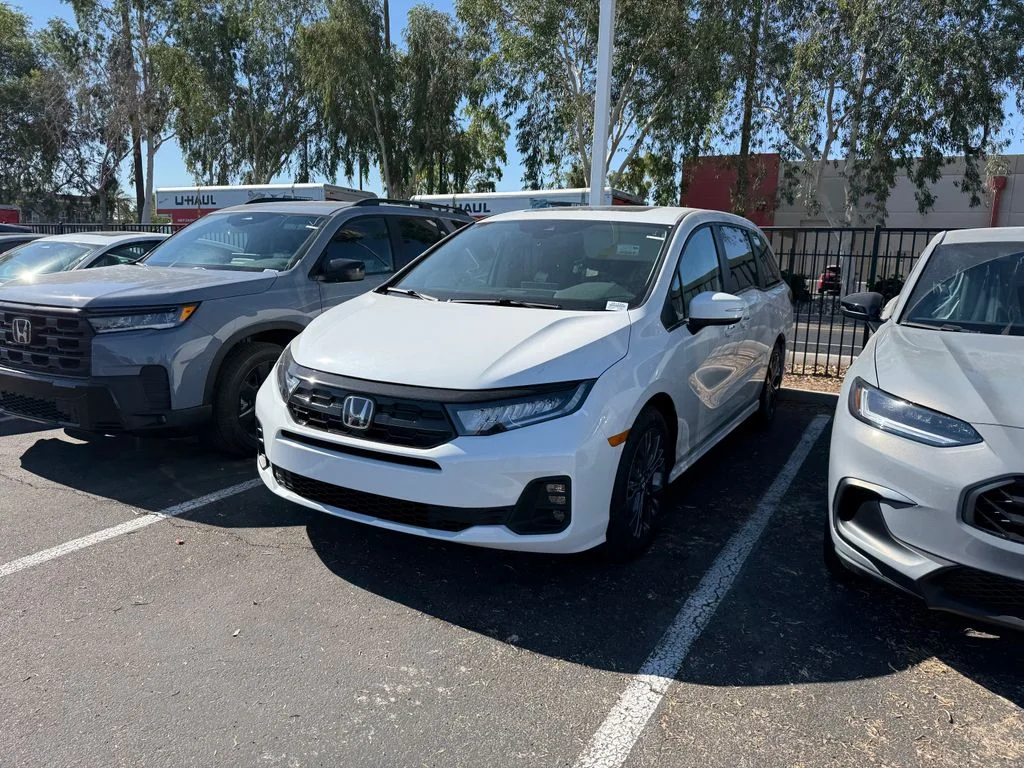 2026 Honda Odyssey Touring's photo