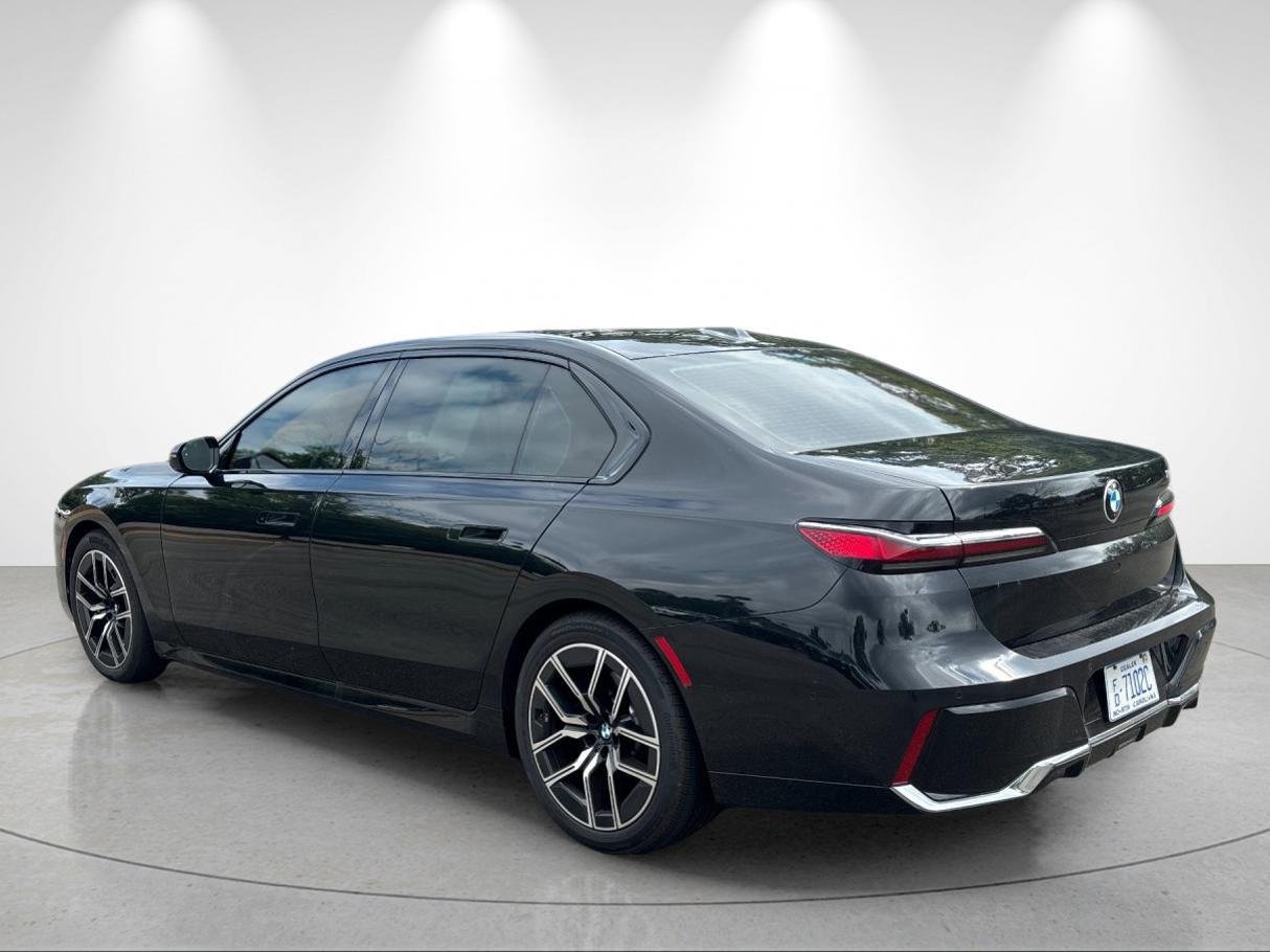 Used 2024 Black Sapphire Metallic BMW 740i image 3