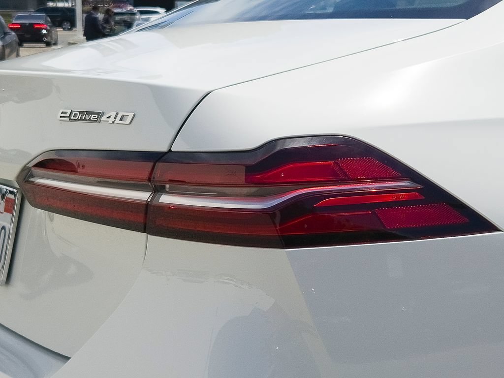 Used 2026 Alpine White BMW eDrive40 image 5