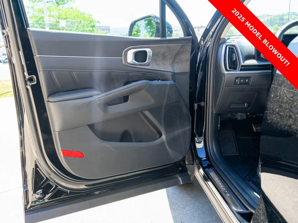 2025 Kia Sorento X-Line SX - Photo 17