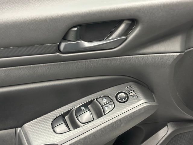 Used 2024 Silver Nissan 2.5 S image 10