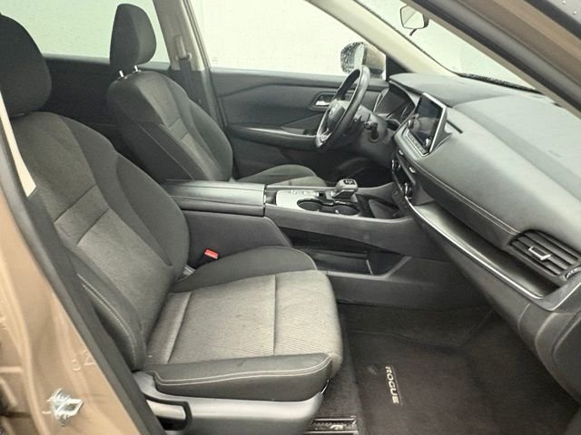 Used 2025 Beige/tan Nissan SV image 35