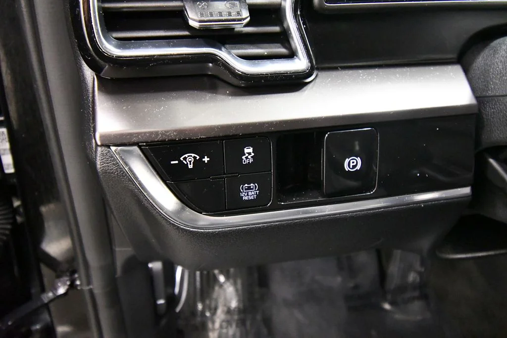 Certified Used 2024  Kia EX image 19
