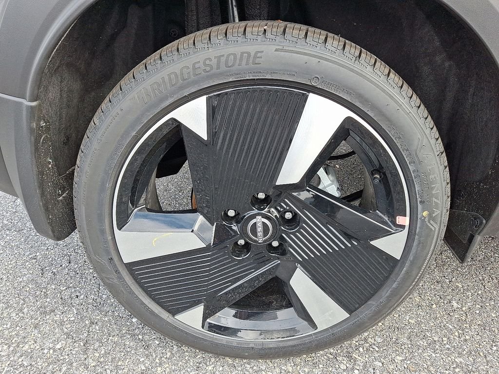 New 2026 Gray Nissan SR image 5
