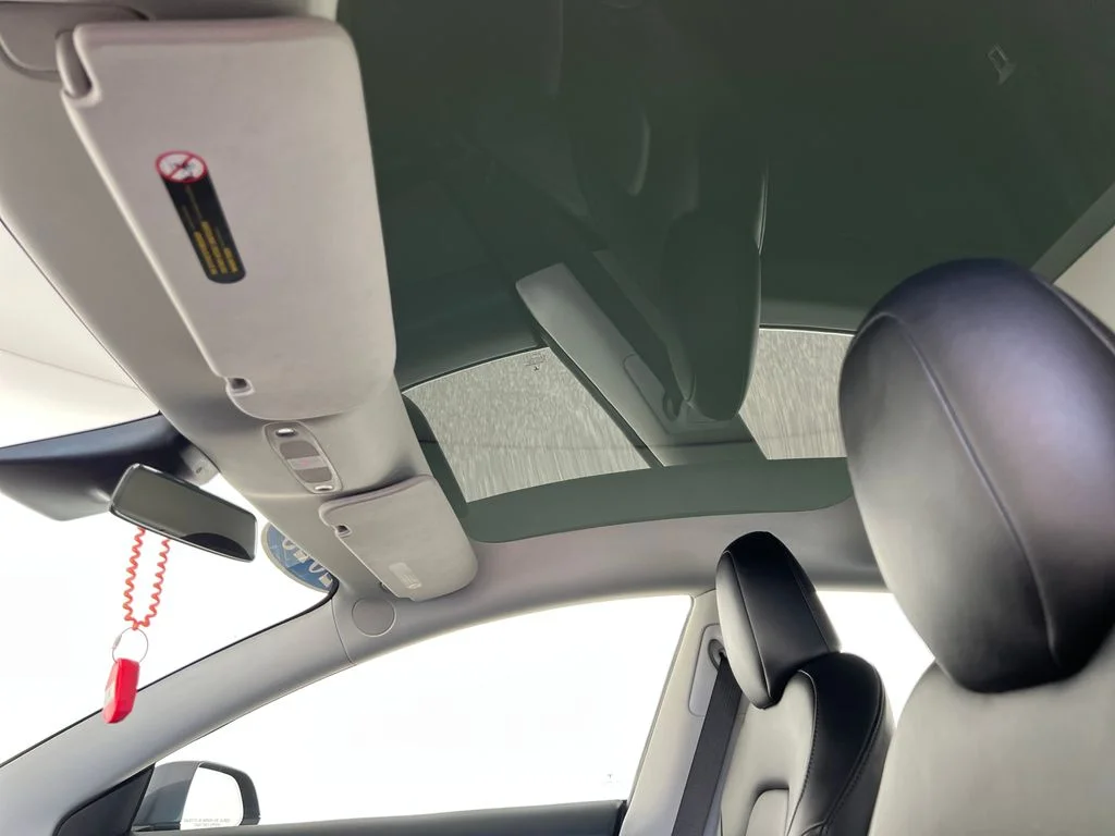 Used 2023  Tesla Base image 22