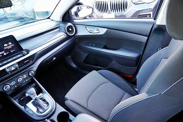 Used 2023 White Kia LX image 19