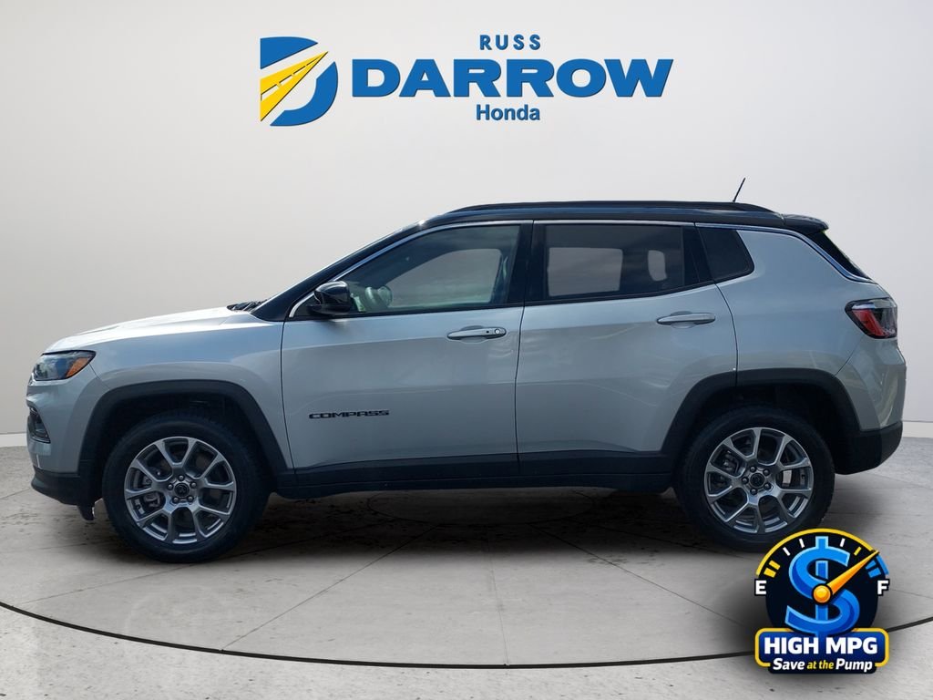 Used 2025 Silver Jeep Limited image 2