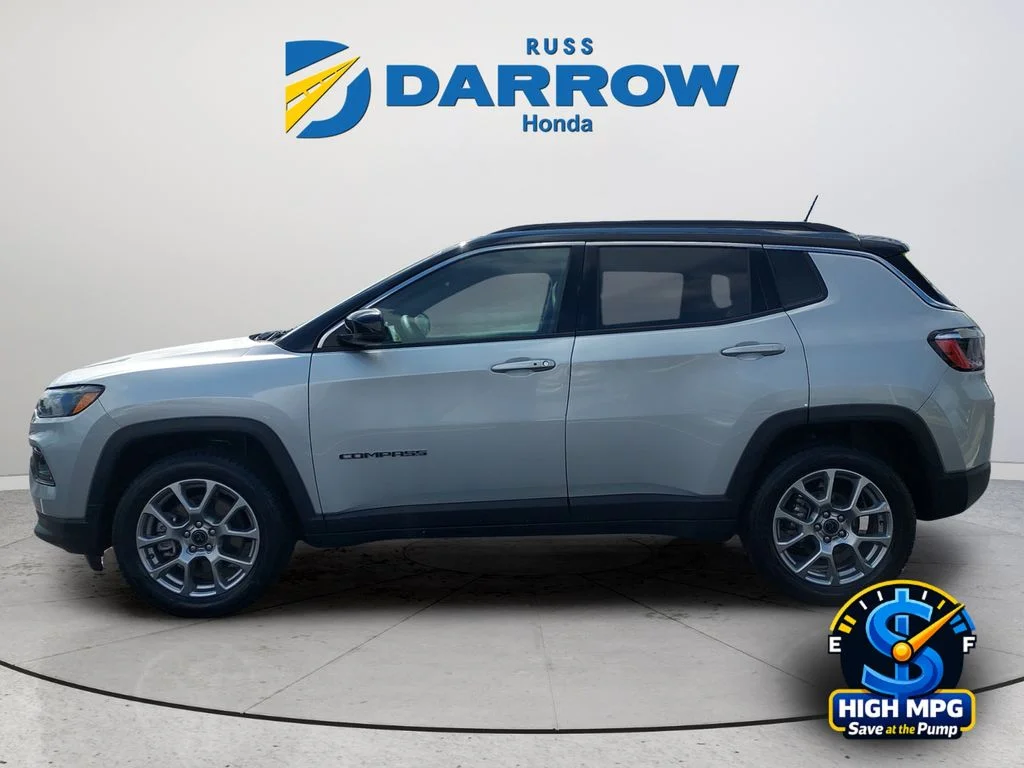 Used 2025 Silver Jeep Limited image 2