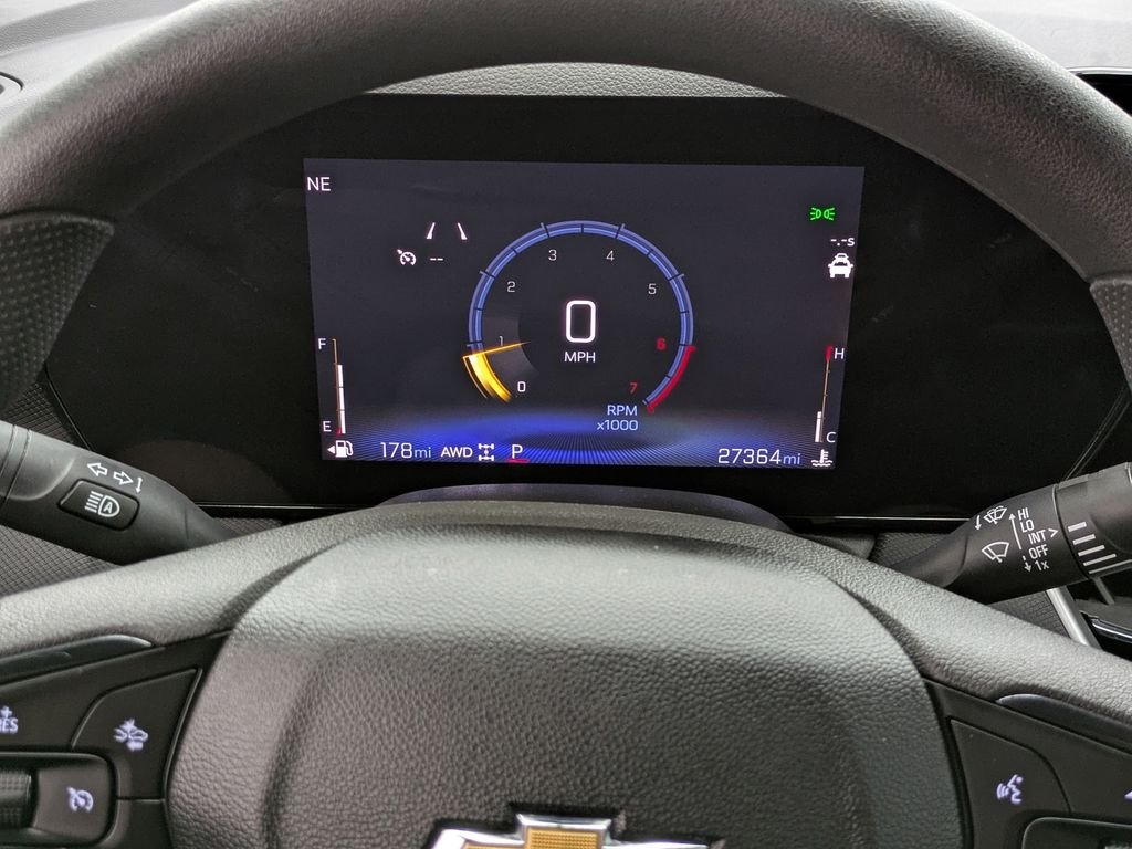 Used 2025 White Chevrolet LT image 26