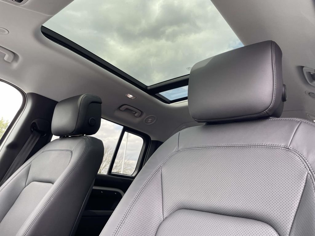 New 2026 Borasco Grey Land Rover X-Dynamic SE image 15