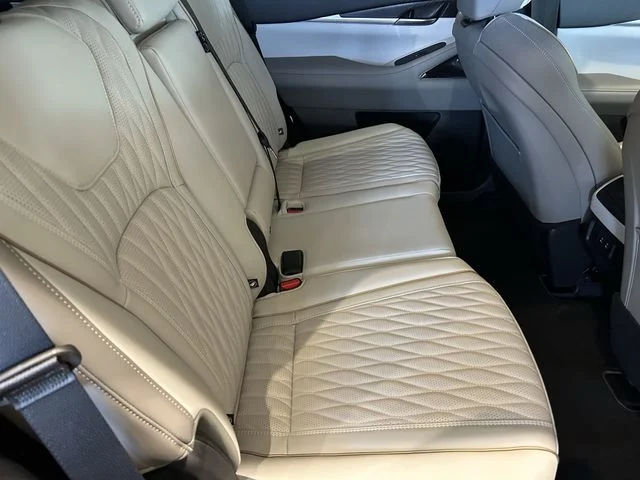 New 2027 2T SUN RED INFINITI Autograph AWD image 14