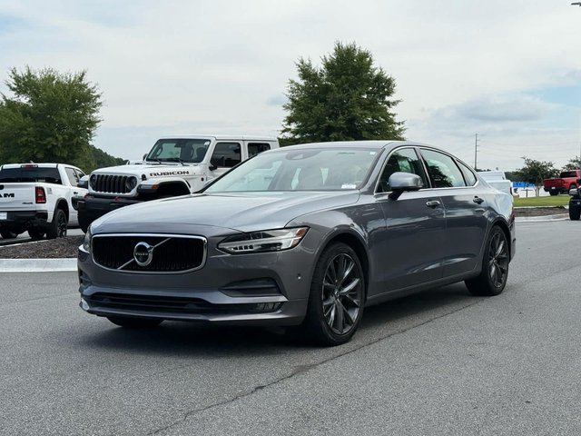 2018 Volvo S90 Momentum