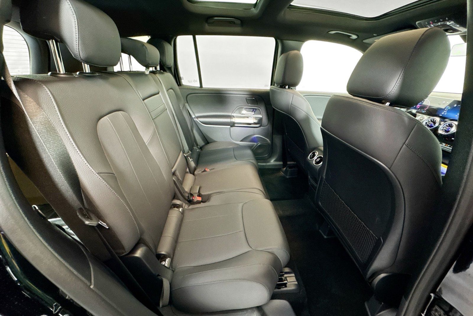 New 2026 Night Black Mercedes-Benz GLB 250 image 25