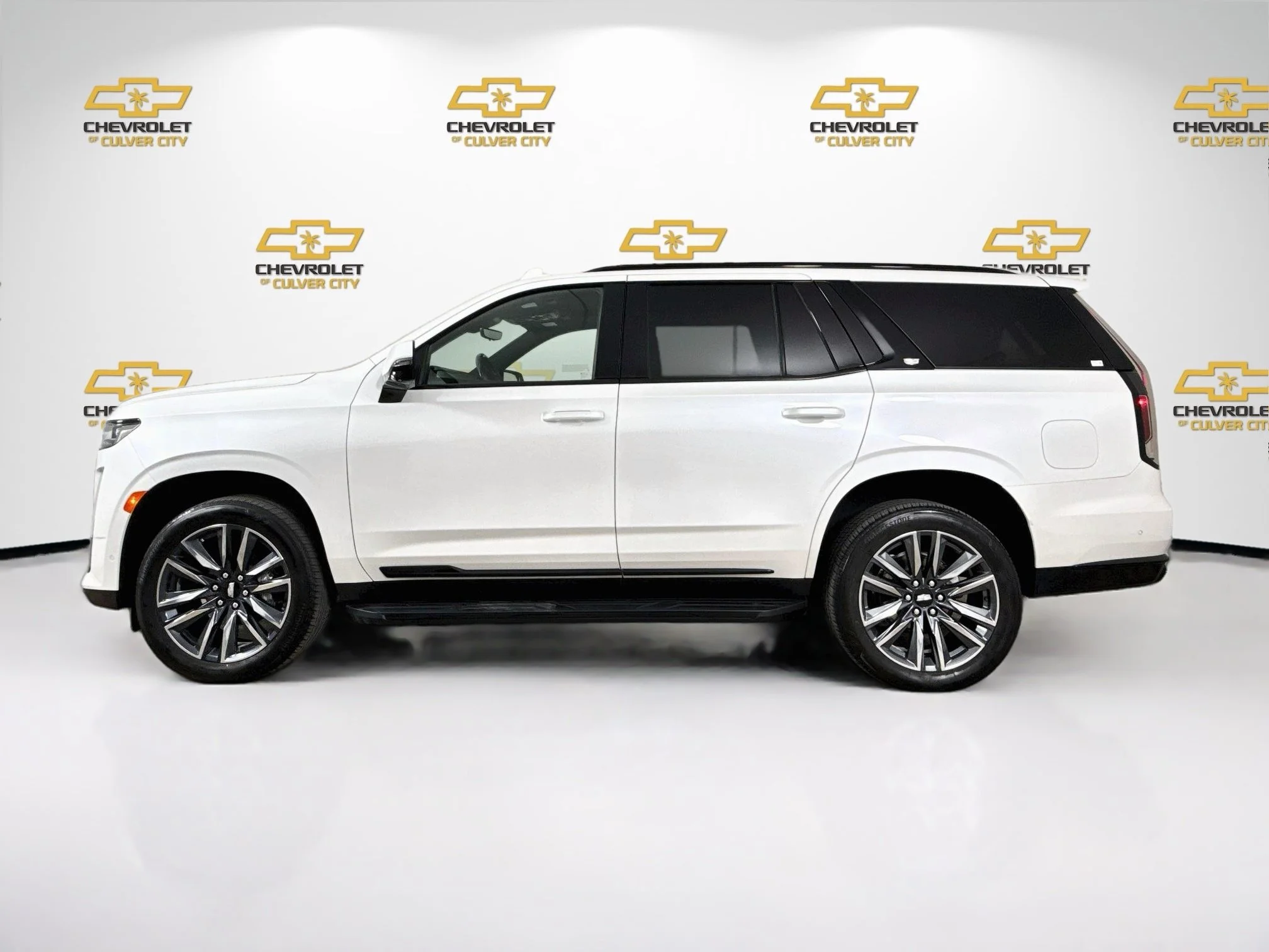 Used 2022 Crystal White Tricoat Cadillac Sport image 5