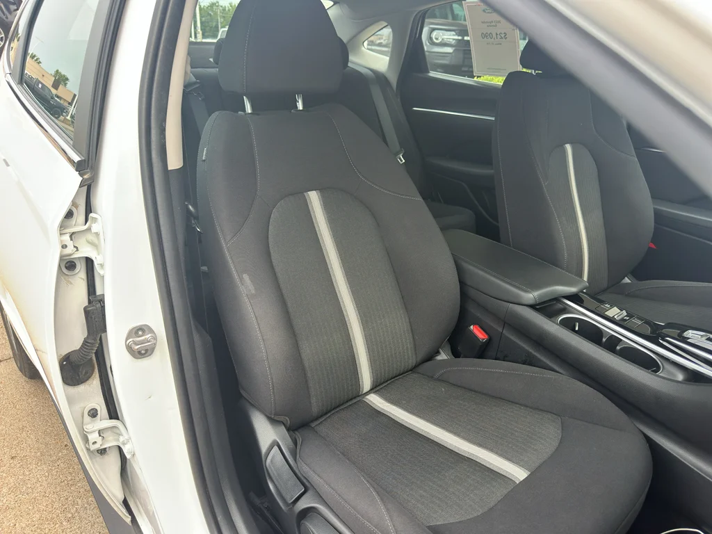 Used 2023 Serenity White Hyundai SEL image 32