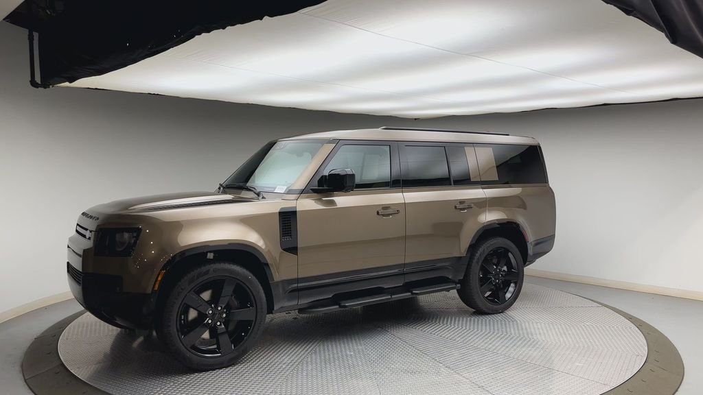 New 2026 Gondwana Stone Metallic Land Rover X-Dynamic SE image 6