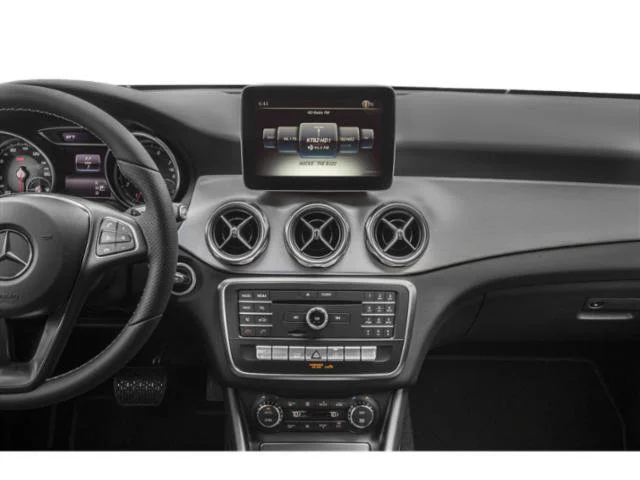 Used 2019 Black Mercedes-Benz GLA 250 image 10