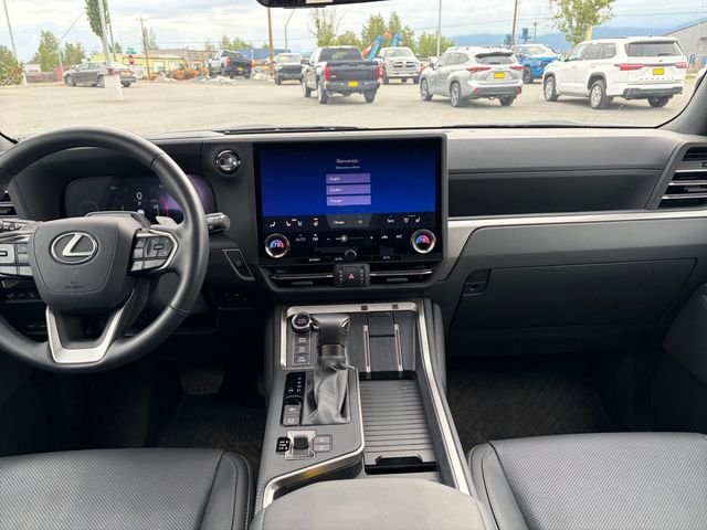 Used 2025 White Lexus 550 Overtrail image 15