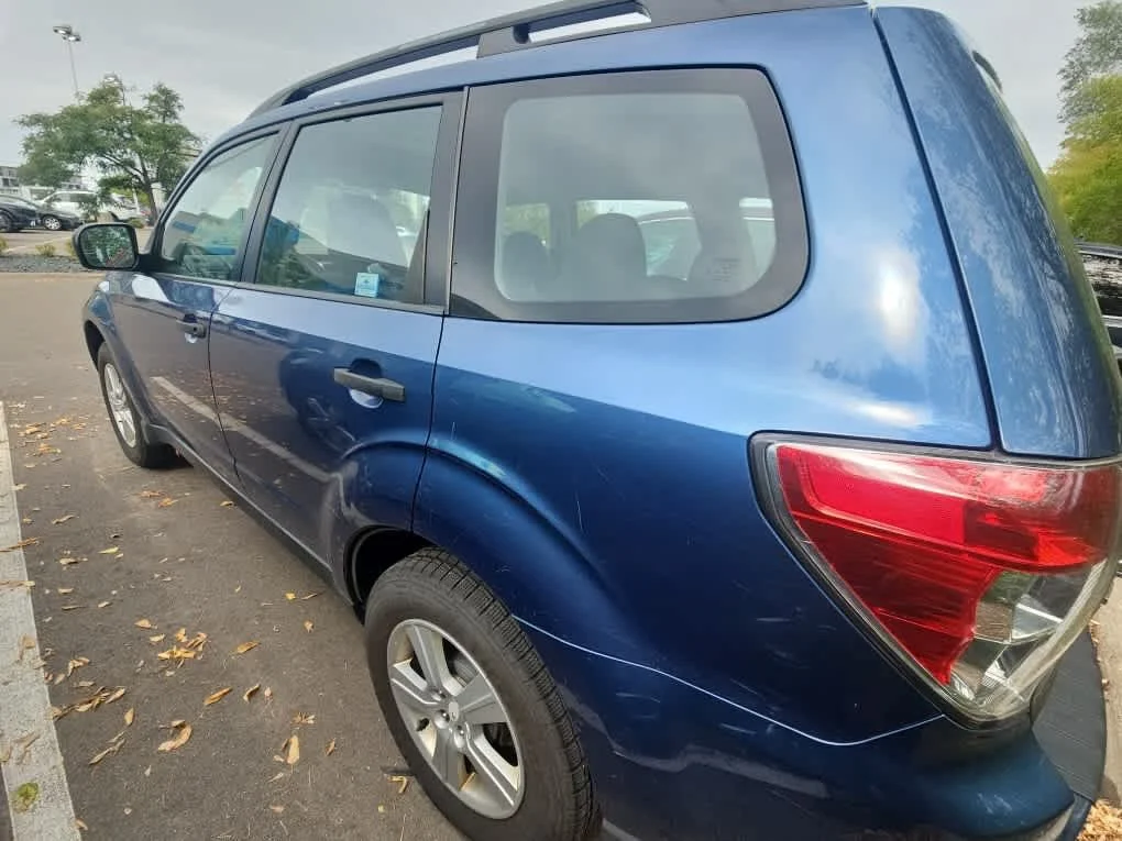 Used 2011 Marine Blue Pearl Subaru 2.5X image 5
