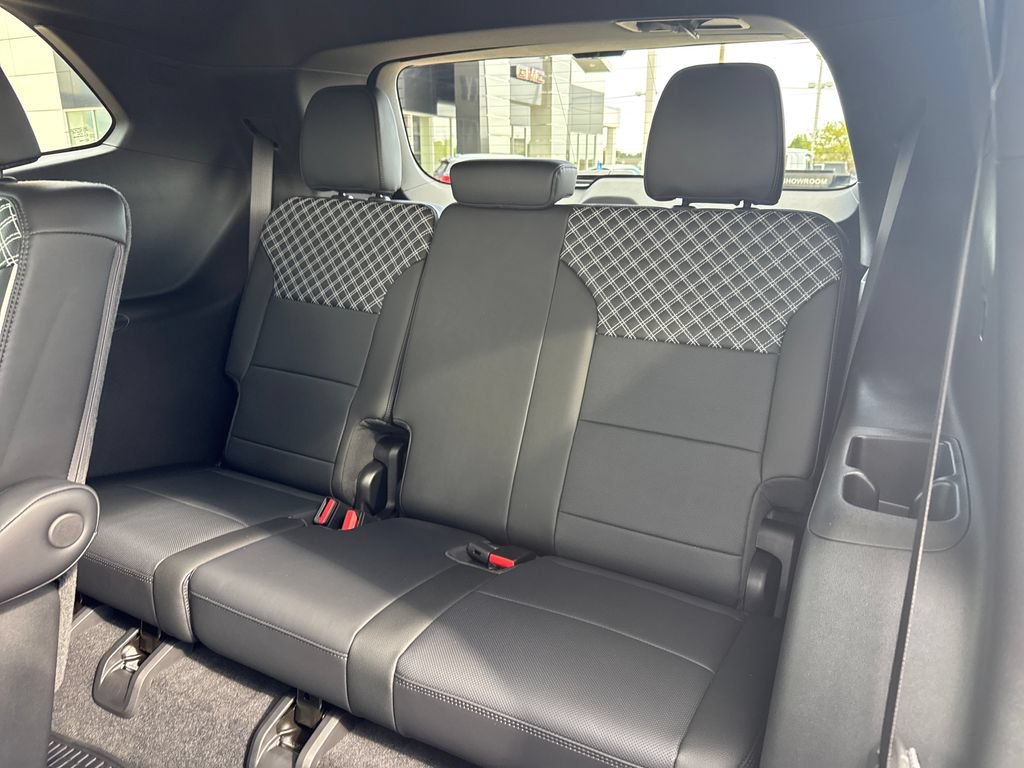 2025 GMC Acadia Denali - Photo 39